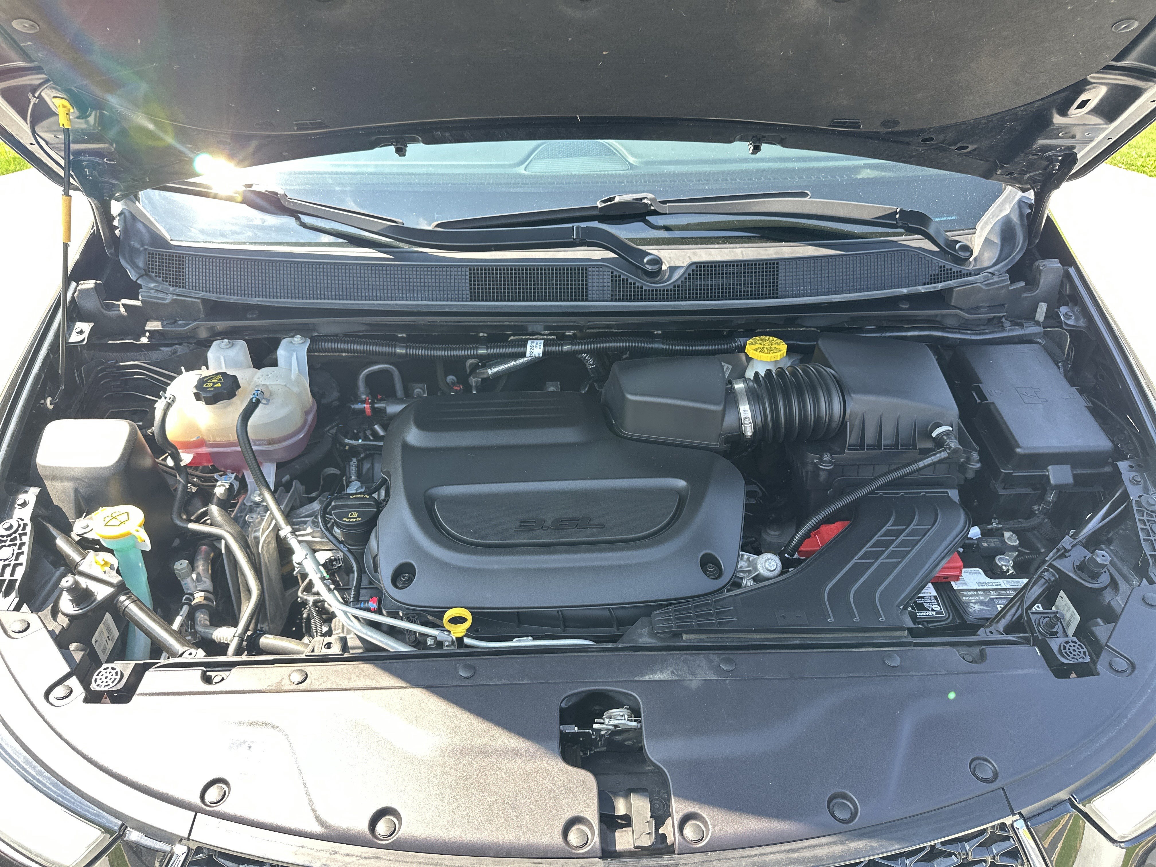 Used 2024 Chrysler Pacifica Touring-L FWD image 35