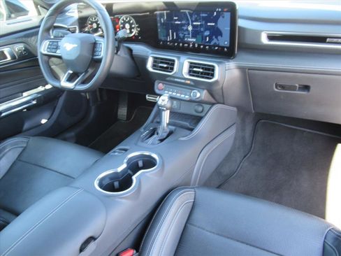 Used 2024 Ford Mustang Premium image 9