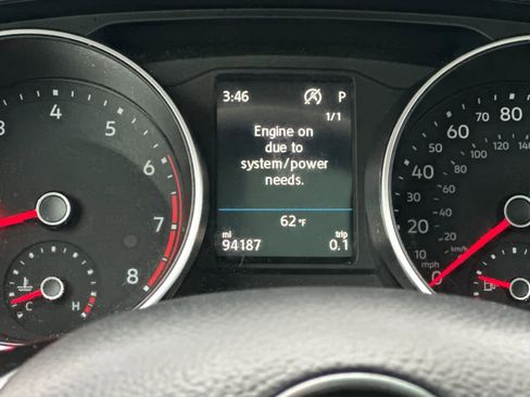 Used 2018 Volkswagen Tiguan SE w/ Panoramic Sunroof Package image 30