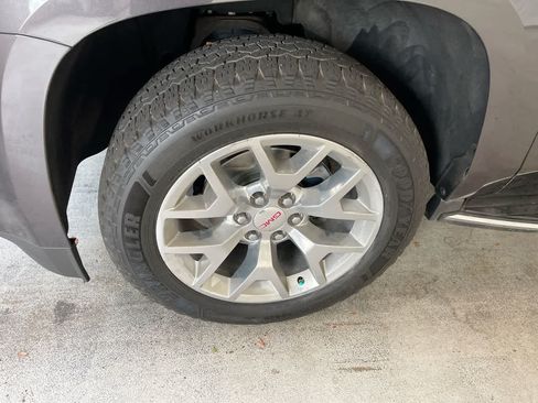 Used 2018 GMC Yukon SLT w/ Open Road Package AWD/4WD image 10
