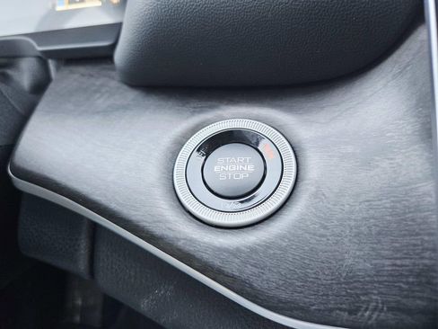 New 2025 Jeep Grand Cherokee L Limited image 30