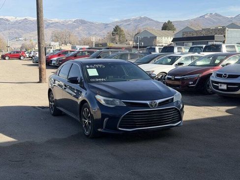 Used 2018 Toyota Avalon XLE w/ Carpet Mat Package image 2