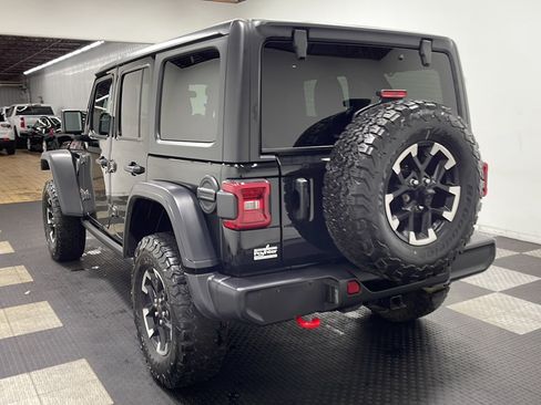 Used 2025 Jeep Wrangler Unlimited Rubicon AWD/4WD image 15