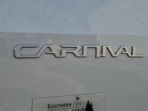 Certified 2024 Kia Carnival EX image 34