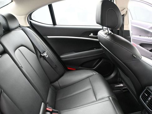 Used 2022 Genesis G70 2.0T image 18