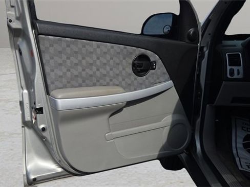 Used 2007 Chevrolet Equinox LS image 28