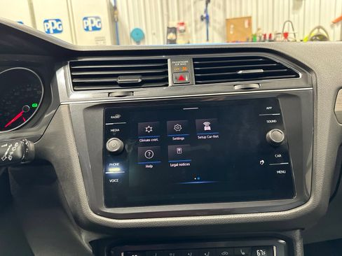Used 2021 Volkswagen Tiguan SE w/ Panoramic Sunroof Package AWD/4WD image 61