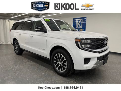 Used 2025 Ford Expedition Max Platinum AWD/4WD image 1
