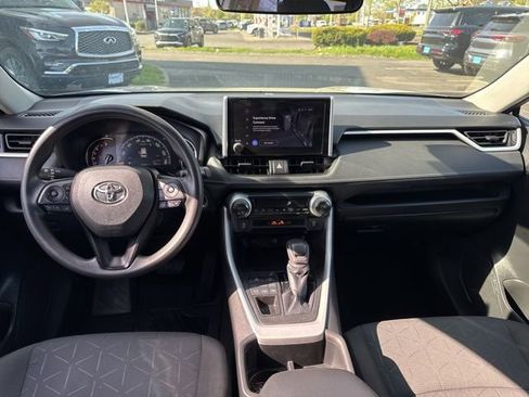 Used 2023 Toyota RAV4 XLE AWD/4WD image 8