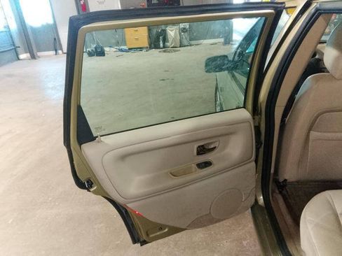 Used 1999 Volvo S70 AWD image 26