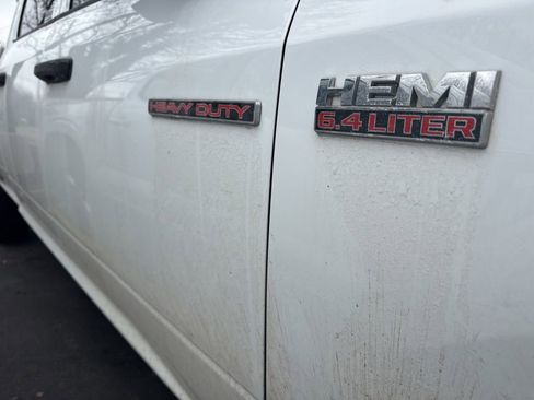 Used 2017 RAM 2500 Tradesman w/ Chrome Appearance Group image 4