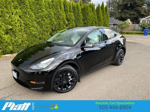 Used 2023 Tesla Model Y Long Range image 2