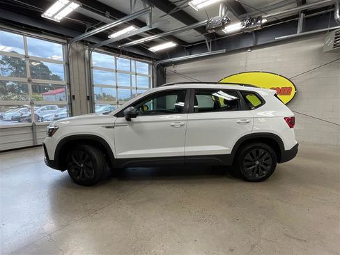 Used 2023 Volkswagen Taos S FWD image 2