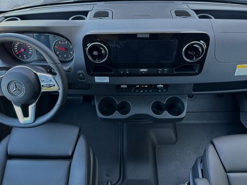 New 2024 Mercedes-Benz Sprinter 4500 image 12