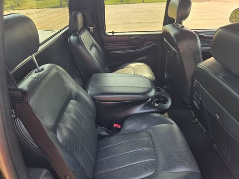 Used 2002 Lincoln Blackwood RWD image 9
