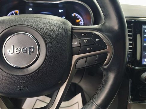 Used 2019 Jeep Grand Cherokee Altitude AWD/4WD image 18