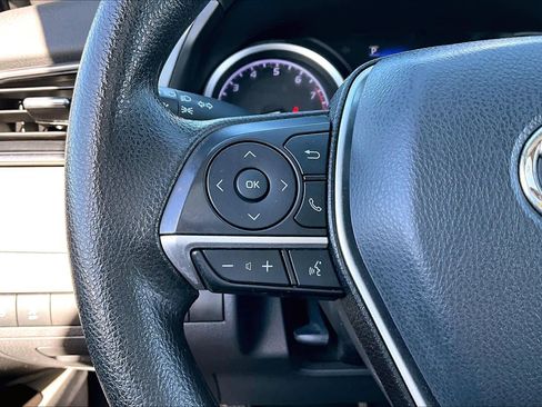 Used 2022 Toyota Camry LE image 23