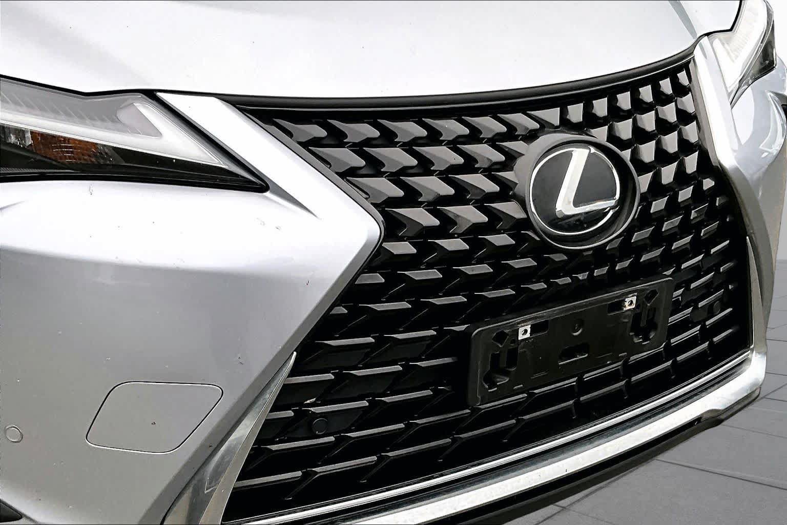 Used 2024 Lexus UX 250h AWD w/ Premium Package image 30