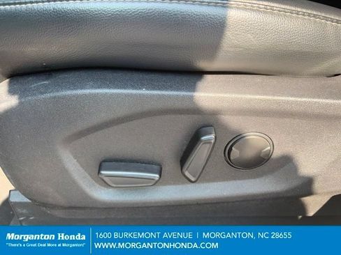 Used 2024 Ford Edge SEL AWD/4WD image 13