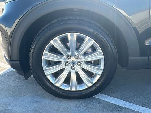 Used 2020 Ford Explorer Limited w/ Class III Trailer Tow Package image 7