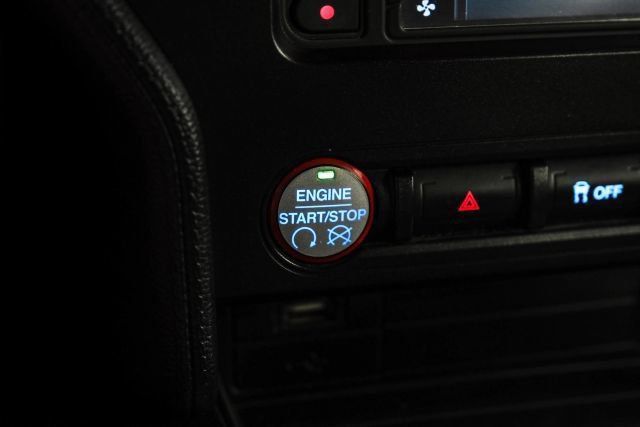 Used 2017 Ford Mustang Coupe RWD image 22