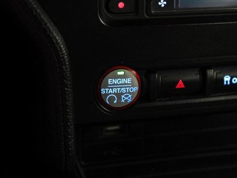 Used 2017 Ford Mustang Coupe RWD image 22