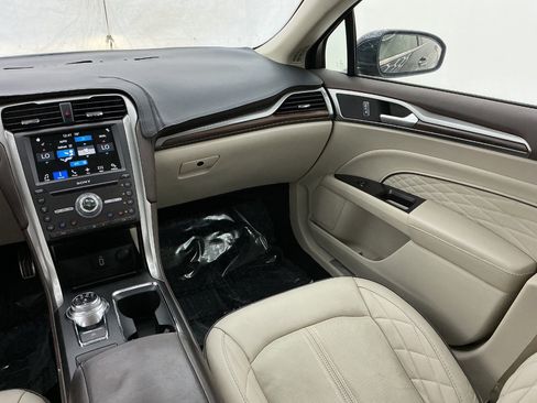 Used 2017 Ford Fusion Platinum FWD image 27