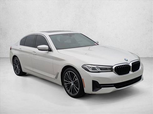 Certified 2023 BMW 530i w/ Premium Package image 3