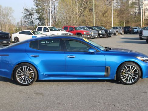 Used 2018 Kia Stinger Premium AWD/4WD image 8