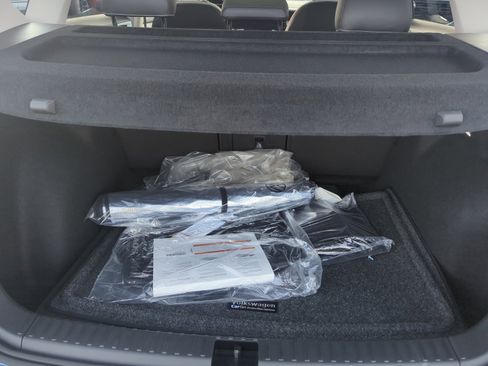 New 2025 Volkswagen Taos SE image 29