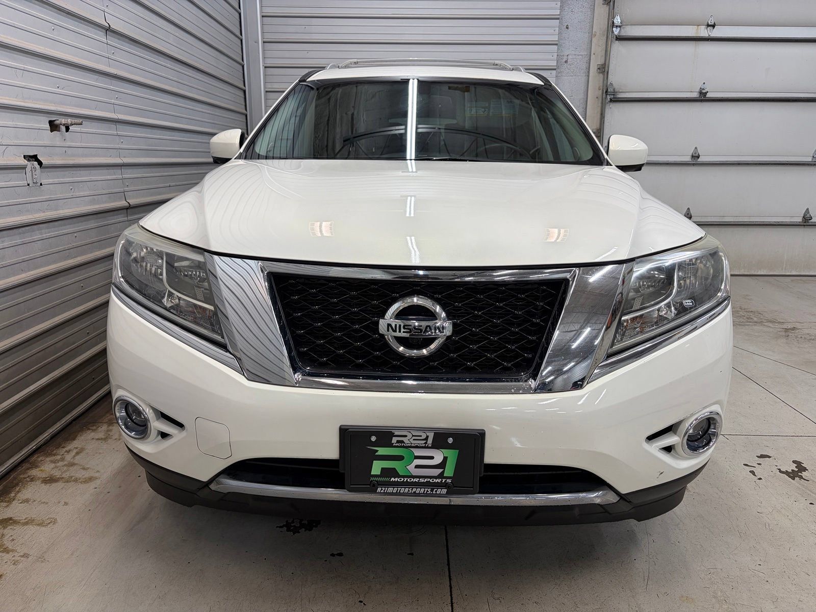 Used 2014 Nissan Pathfinder Platinum w/ Platinum Premium Package AWD/4WD image 2