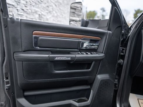 Used 2016 RAM 2500 Laramie image 32