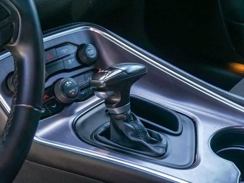 Used 2017 Dodge Challenger R/T RWD image 13