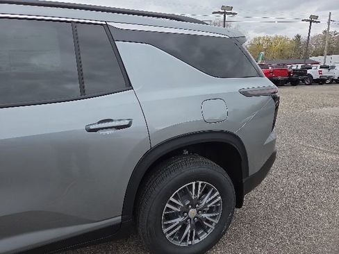 New 2026 Chevrolet Traverse LT AWD/4WD image 18