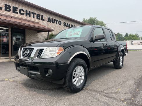 Used 2016 Nissan Frontier SV AWD/4WD image 2