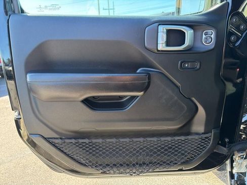 Used 2019 Jeep Wrangler Unlimited Sport S AWD/4WD image 25