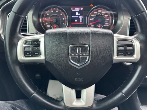 Used 2014 Dodge Charger SXT image 16