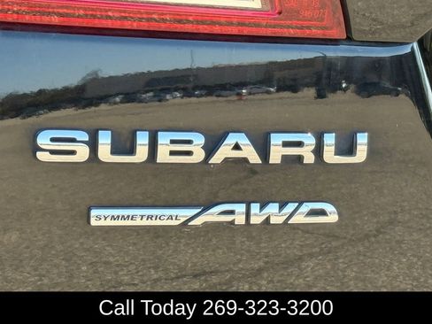 Used 2017 Subaru Outback 2.5i Limited image 2