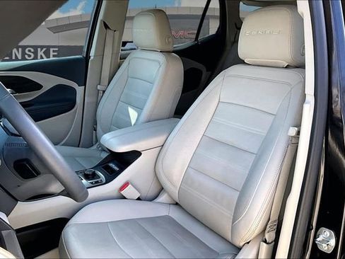 Certified 2024 GMC Terrain Denali w/ Black Diamond Edition image 25