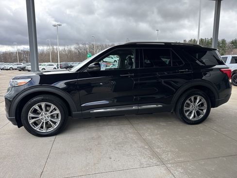 Certified 2024 Ford Explorer Limited w/ Limited Technology Package image 4