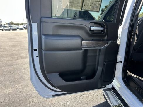 Used 2023 Chevrolet Silverado 2500 LTZ image 13