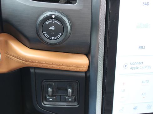 Used 2023 Ford Expedition Platinum AWD/4WD image 17
