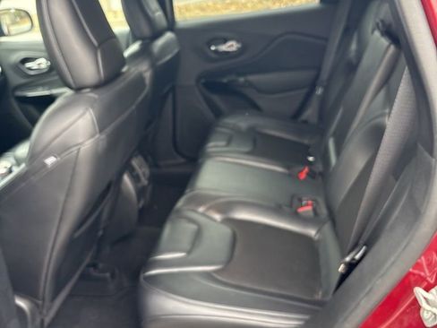 Used 2021 Jeep Cherokee Altitude image 12