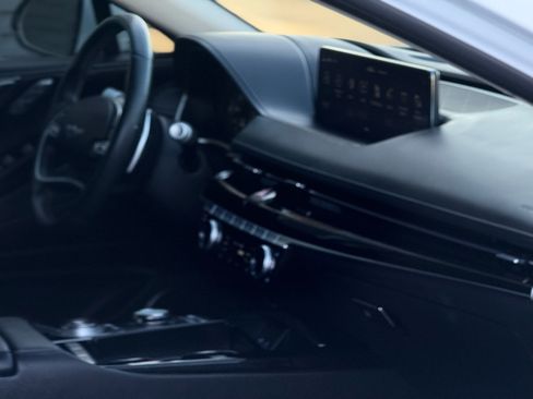 Used 2023 Genesis G80 2.5T image 13