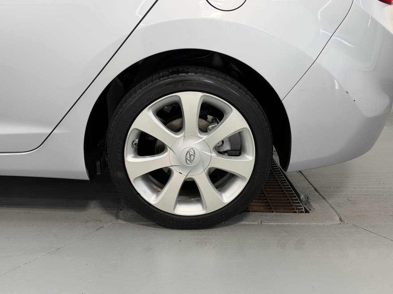 Used 2011 Hyundai Elantra Limited FWD image 14