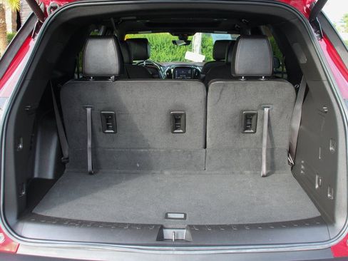 Used 2023 Chevrolet Traverse RS image 8