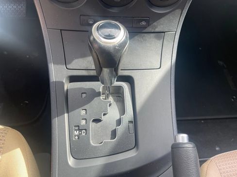 Used 2012 MAZDA MAZDA3 i Touring FWD image 9