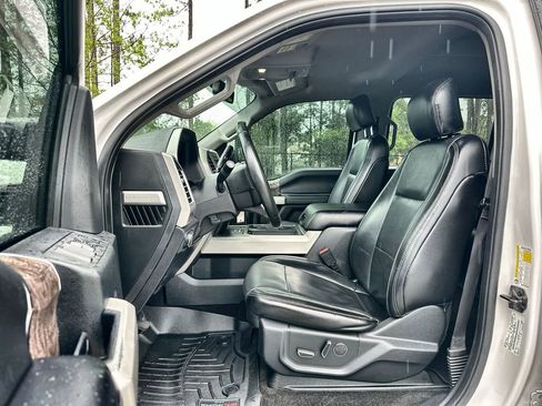 Used 2017 Ford F250 Lariat w/ Lariat Value Package AWD/4WD image 19