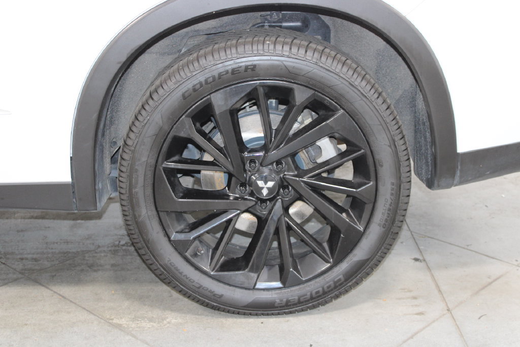 Used 2023 Mitsubishi Outlander SE Black Edition AWD/4WD image 14