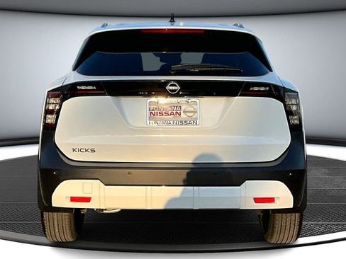 New 2026 Nissan Kicks SV FWD image 4